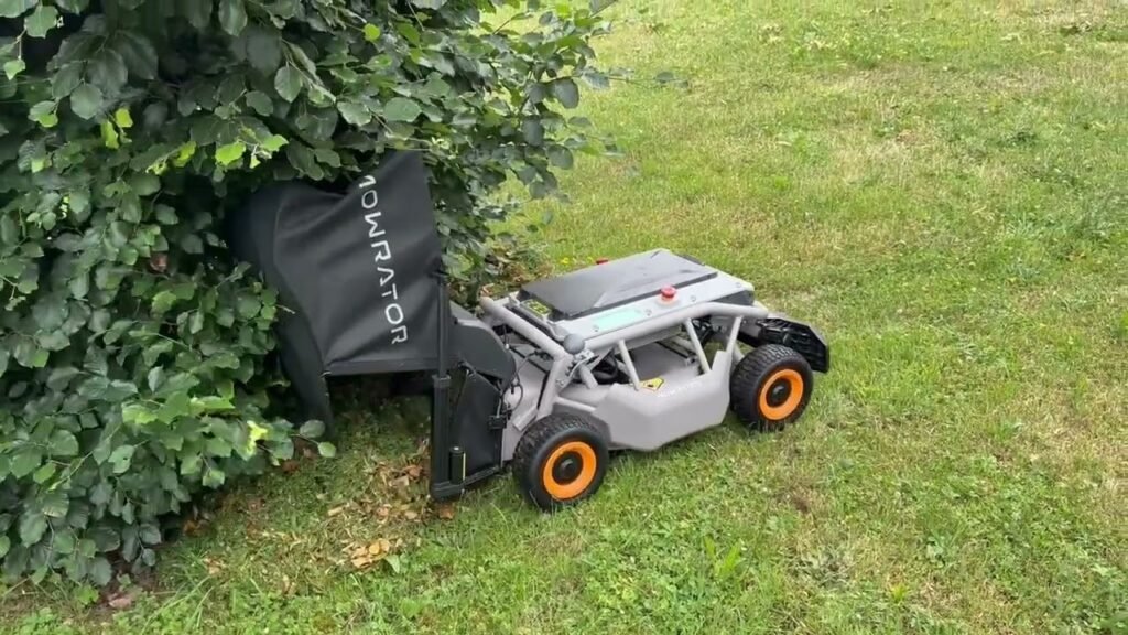 Steile Hänge mühelos mähen mit dem Mowrator S1 4WD Rasenmäher Steile Hänge mühelos mähen mit dem Mowrator S1 4WD Rasenmäher