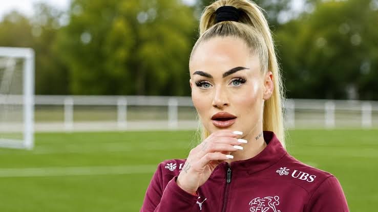Alisha Lehmann ungeschminkt: Die natürliche Seite der Schweizer Fußballerin alisha lehmann ungeschminkt